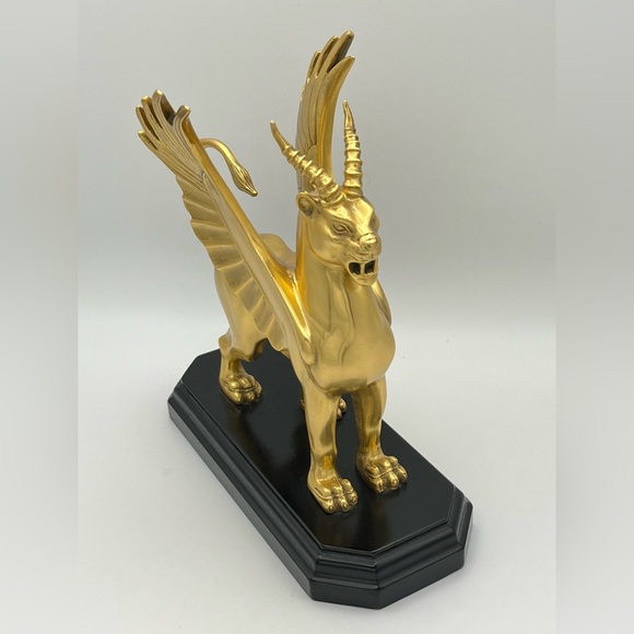 Metropolitan Museum Of Art MMA vintage gold bronze GRIFFIN LION sculpture statue - Picture 4 of 14